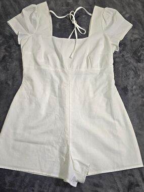 Le Lis White Short Sleeve Square Neck Romper